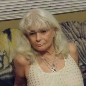 Meet your Posher, Cynthia